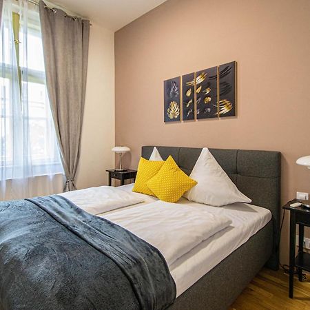Stylish Apartment In Prague Best Gastronomic Area Екстер'єр фото