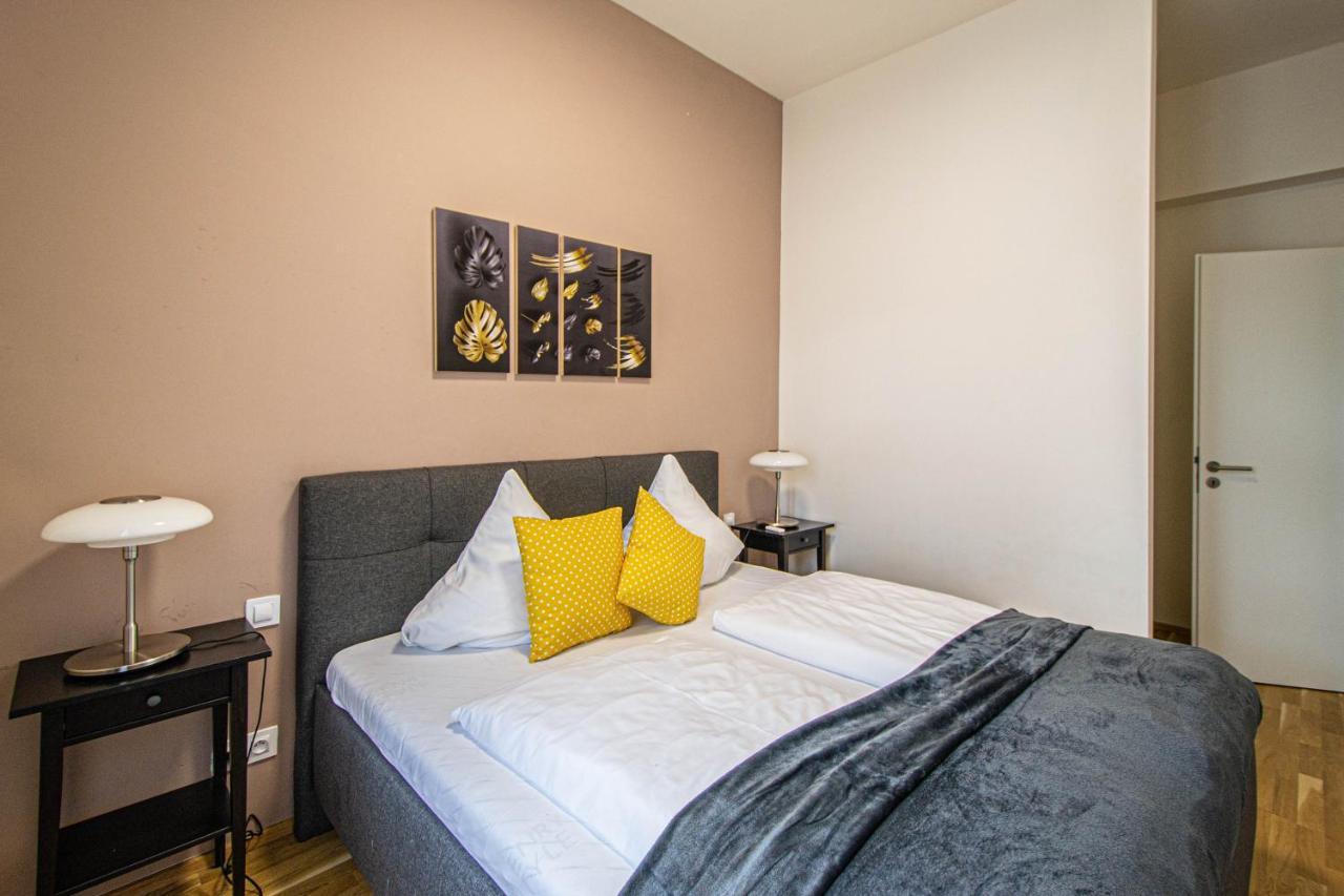 Stylish Apartment In Prague Best Gastronomic Area Екстер'єр фото