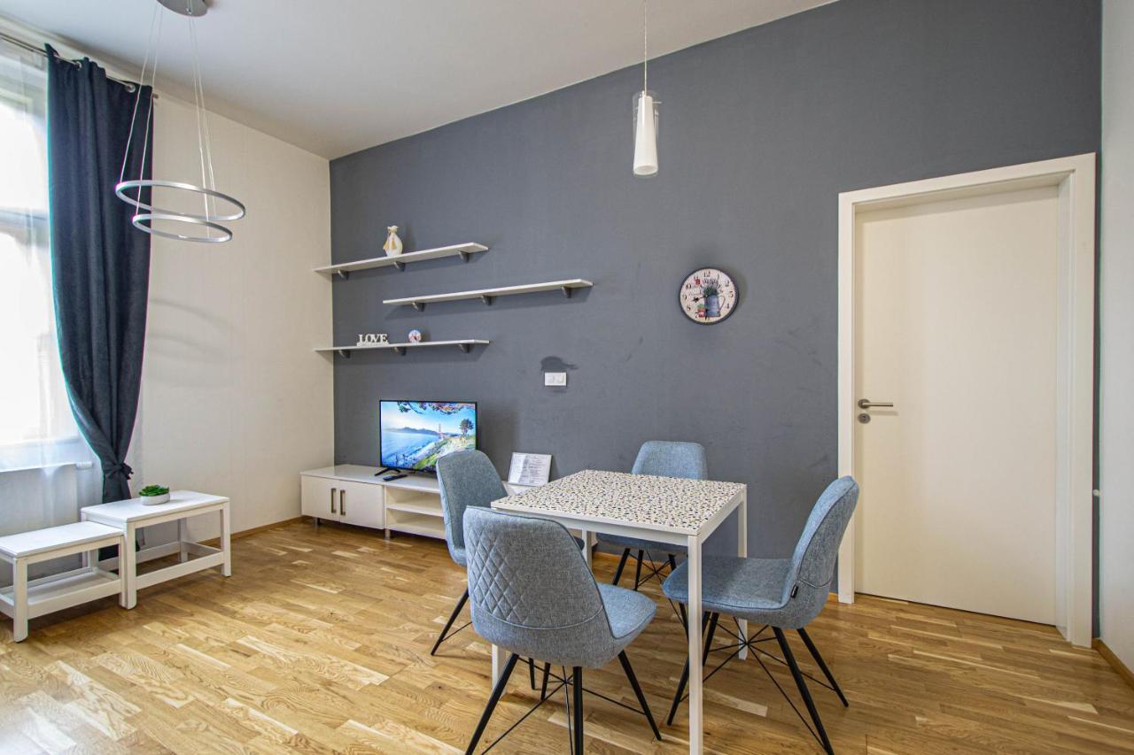 Stylish Apartment In Prague Best Gastronomic Area Екстер'єр фото