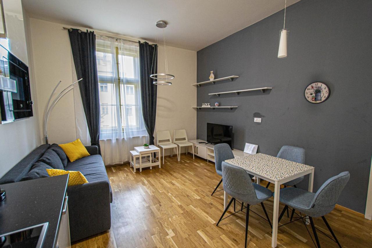 Stylish Apartment In Prague Best Gastronomic Area Екстер'єр фото